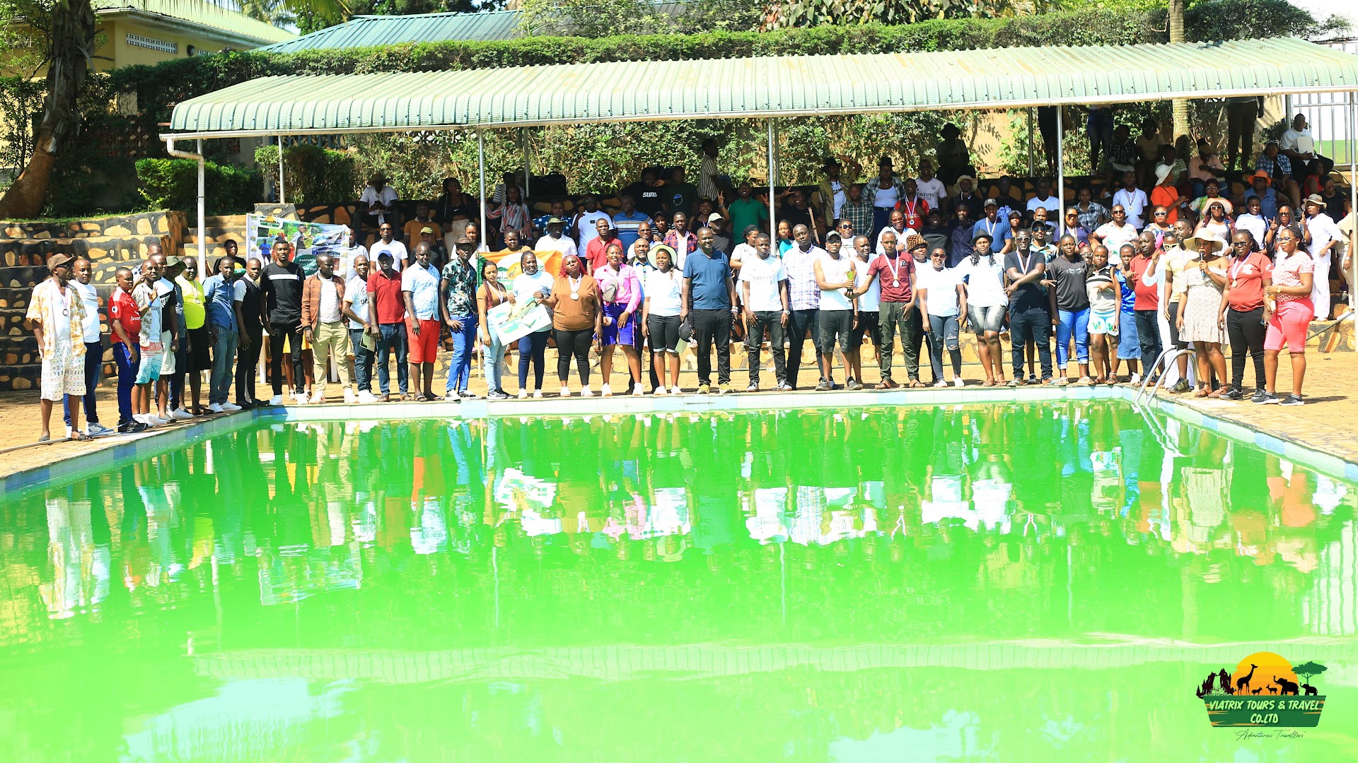 Large Viatrix group gathered beside a swimming pool